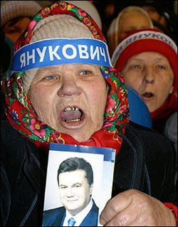 Під тріскотню передвиборчих лохотронів, Янукович піднімає тарифи на комунальні послуги