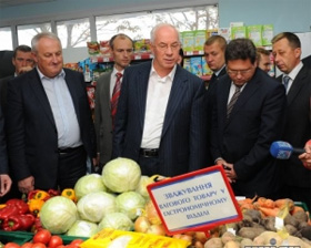 Хроніки “покращення”. В Україні другий місяць поспіль дорожчають продукти і ростуть тарифи