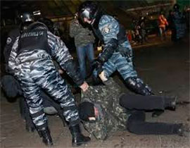 Вчора міліцейський спецназ травмував у Києві 165 протетувальників