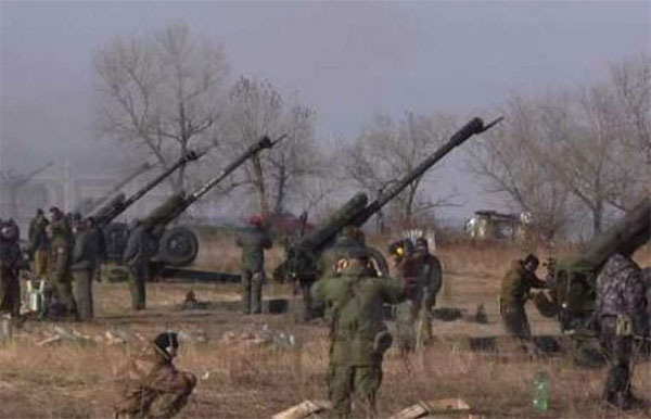 Росіяни розбудовують вогневі позиції артилерії і накопичують боєприпаси поблизу лінії розведення