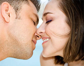Науковці пояснили, навіщо людям потрібні поцілунки