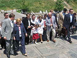 Під час відвідань Хортиці 4 червня 2005 року