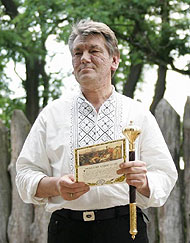 Ющенко хоче підпорядкувати Януковича