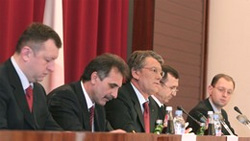 Президент Ющенко сьогодні в АР Крим. Він запропонував місцевій владі вважати себе партнером
