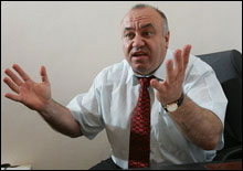 Тільки Цушкові зрозумло, що робити із трьома першими замами... Тільки Цушкові зрозумло, що робити із трьома першими замами...