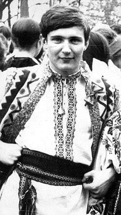 Янукович нахабно піариться на пам’яті Володимира Івасюка