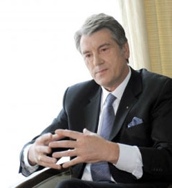 Ющенко веде переговори з чотирма кандидатами, які про це й не здогадуються