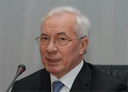 Азаров назвав розмови про втрату труби спекуляціями опозиції