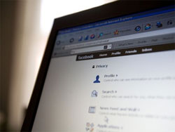 У Великобританії реєструють виборців у Facebook