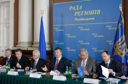 Янукович думає, що пікети свободівців хтось замовив