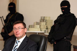 СБУ затримало Луценка. Його підозрюють у отруєнні Ющенка? СБУ затримало Луценка. Його підозрюють у отруєнні Ющенка?