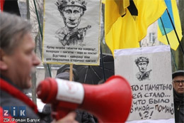 22 грудня 2010 р. Мітинг львів’ян на знак протесту проти заяви керівника російського уряду Володимира Путіна, про внесок українського народу в перемогу у Другій світовій війні 22 грудня 2010 р. Мітинг львів’ян на знак протесту проти заяви керівника російського уряду Володимира Путіна, про внесок українського народу в перемогу у Другій світовій війні