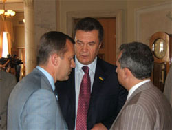 Подейкують, що Азарова можуть звільнити до 1 вересня Подейкують, що Азарова можуть звільнити до 1 вересня