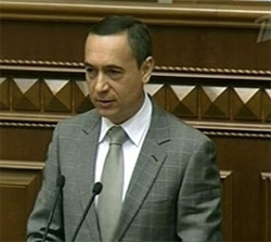 Опозиція вимагає звільнення Тігіпка Опозиція вимагає звільнення Тігіпка