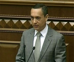 Опозиція викликає у парламент ГПУ по справах Луценка і Тимошенко Опозиція викликає у парламент ГПУ по справах Луценка і Тимошенко