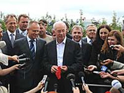 З віртуального світу. Азаров переконаний, що нині закладається основа європейського майбутнього З віртуального світу. Азаров переконаний, що нині закладається основа європейського майбутнього