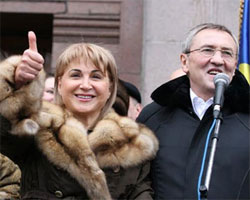 Льоню Космоса покидає дружина