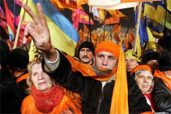 Одного з ініціаторів святкування Дня Свободи затримали. Калашніков типу всенародно гуляє