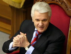 Литвин визнав, що влада не чує народ, але радіє своїй перспективі серед тих, хто не чує Литвин визнав, що влада не чує народ, але радіє своїй перспективі серед тих, хто не чує