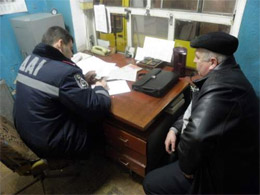 ДАІ та УБЕЗ “наїхали” на таксистів, які виступили на податковому Майдані