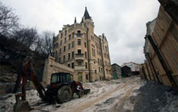 Через невігластво влади може статися катастрофа на Андріївському узвозі