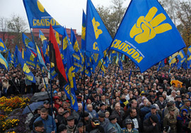 «Вони вже мутять там»: Тягнибок обіцяє вивести людей на вулиці у випадку фальсифікацій