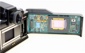 «Дзеркалки» Nikon з підключеною DCS 100 вважаються першим комерційно доступним цифровим фотоапаратом «Дзеркалки» Nikon з підключеною DCS 100 вважаються першим комерційно доступним цифровим фотоапаратом