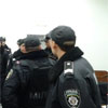 У Печерському суді бійці “Грифону” б’ють і викидають з зали нардепів