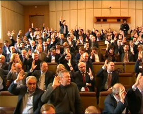 Хроніки дерибану. Набули чинності два закони, ухвалені на “виїзному” засіданні нардепів Хроніки дерибану. Набули чинності два закони, ухвалені на “виїзному” засіданні нардепів