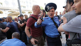 Журналісти вимагають від МВС розслідувати злочини проти них