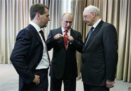 Азаров закликав росіян грати за правилами. Чи почують його у Кремлі? Азаров закликав росіян грати за правилами. Чи почують його у Кремлі?