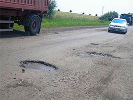 Столичний автодор так і не відремонтував доріг до осені