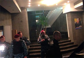 Спецназ МВС у приміщенні ГПУ
