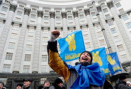 Суд змінив запобіжний захід ще двох майданівців