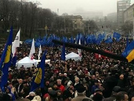 Євромайдан вже зібрав понад 100 тисяч осіб, небайдужих до долі України Євромайдан вже зібрав понад 100 тисяч осіб, небайдужих до долі України