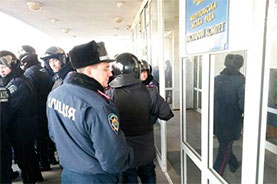 Звільнено міськраду у Маріуполі