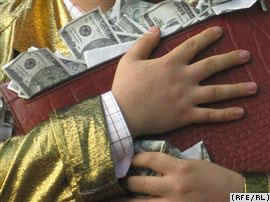 Іноземні дослідники встановили: при Януковичі відбувалося тотальне пограбування країни Іноземні дослідники встановили: при Януковичі відбувалося тотальне пограбування країни