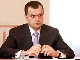 Захарченко також погрожує: “Якщо протестувальники послухають Пшонку і підуть з Грушевського, зачистки Майдану не буде” Захарченко також погрожує: “Якщо протестувальники послухають Пшонку і підуть з Грушевського, зачистки Майдану не буде”