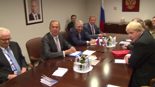 Джонсон попередить Лаврова про заходи у відповідь на російські кібератаки