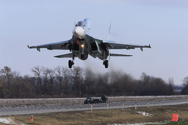 Росія передислоковує винищувачі у Крим