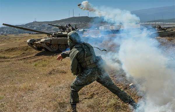 Крымнаш. Окупаційні війська проводять навчання десантників у Криму