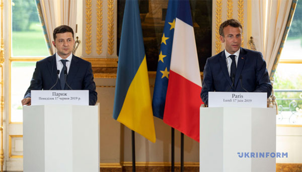 Позиції Зеленського і Макрона щодо РФ у ПАРЄ - різні