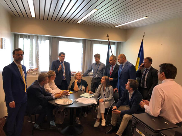 Українська делегація просить Раду зупинити участь України в ПАРЄ