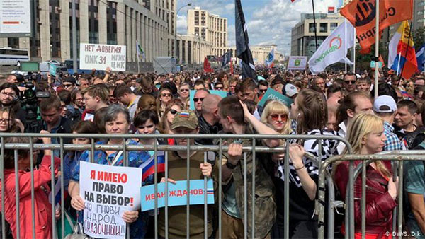 У Росії - масові обшуки у опозиційних політиків
