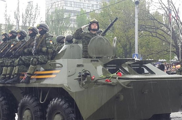 У російські окупаційні війська прибуває поповнення - випускники військових вишів
