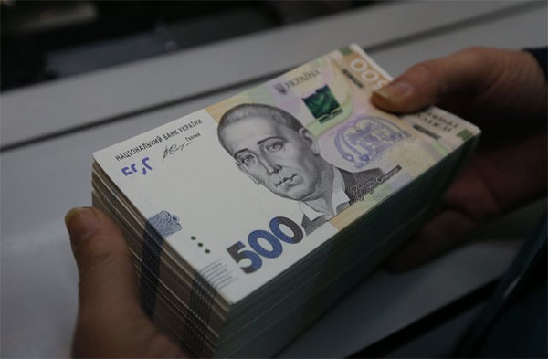 До кінця року Україна має виплатити 3,3 мільярда доларів держборгу