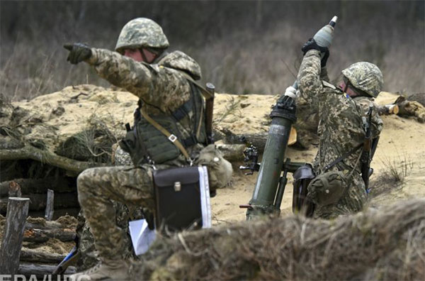 Ситуація на фронті: попри шоу для іноземних послів, росіяни стріляти не припинили