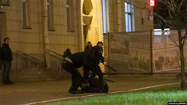 У Білорусі під час акцій протесту в понеділок затримали 581 людину