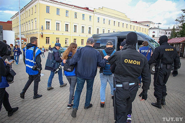 У Білорусі затримані журналісти засуджені до тривалих арештів