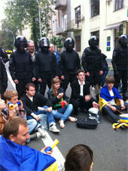 Влада розпочала фарс ухвалення мовного закону Влада розпочала фарс ухвалення мовного закону